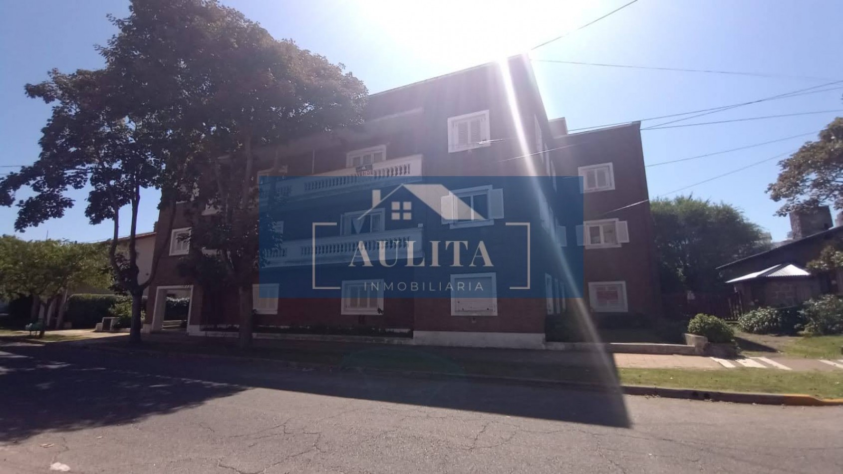 3 ambientes con dependencia de servicio y cochera