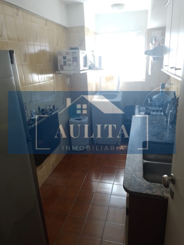 Excelente departamento (3 amb.) a metros del mar con cochera