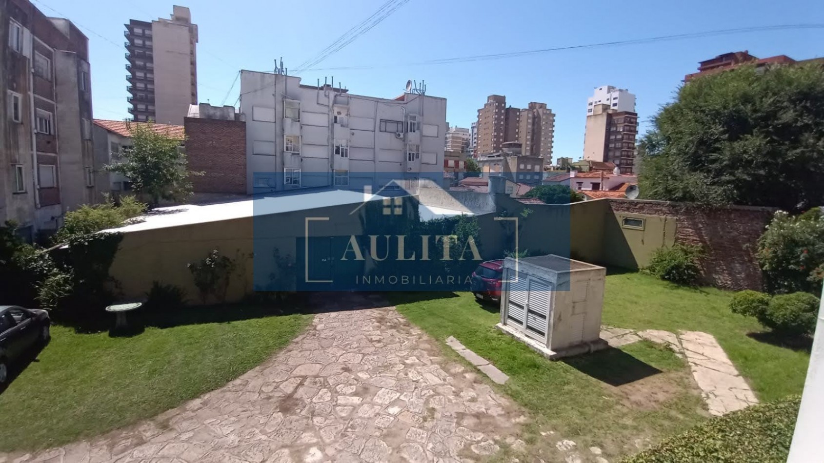 3 ambientes con dependencia de servicio y cochera