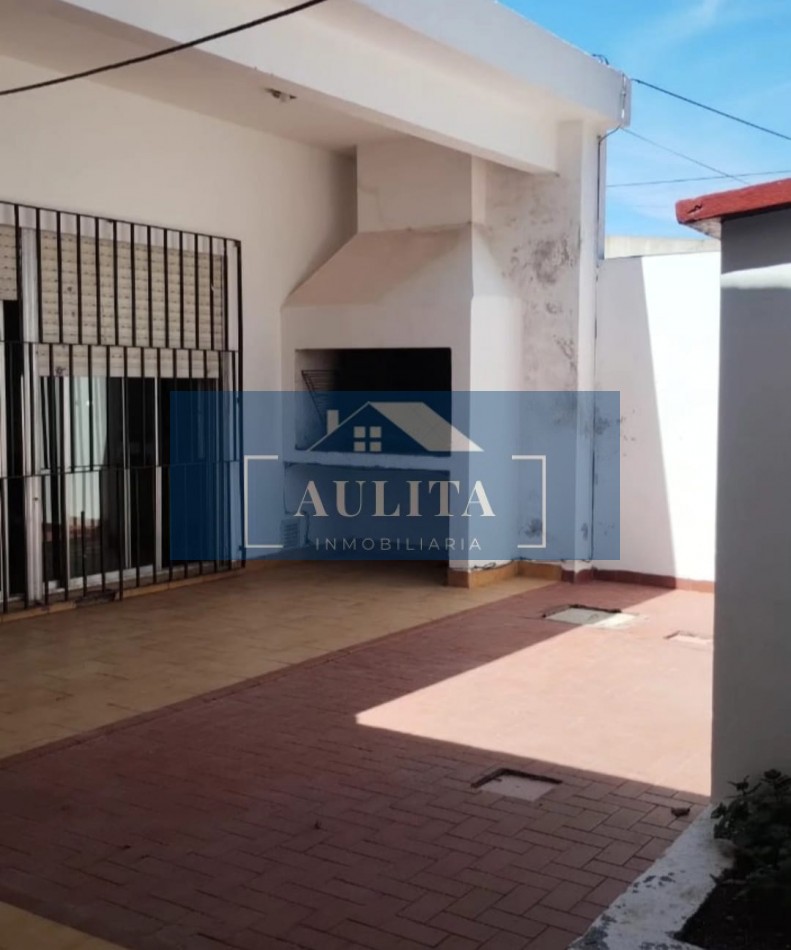 PH con entrada individual y servicios.