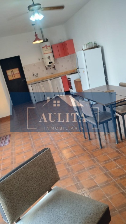 PH con entrada individual y servicios.