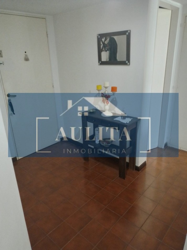 Excelente departamento (3 amb.) a metros del mar con cochera