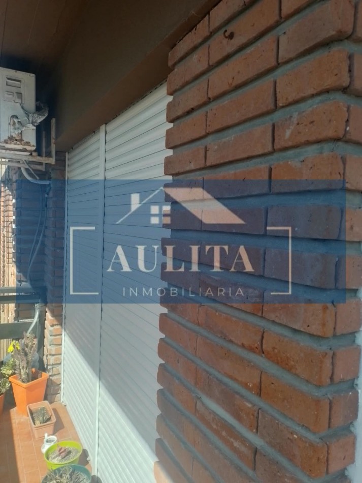 Excelente departamento (3 amb.) a metros del mar con cochera