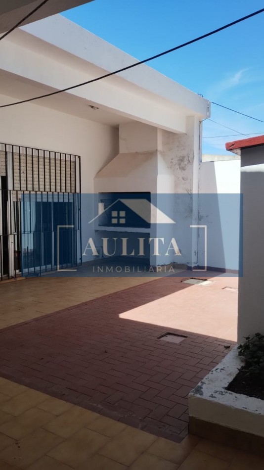 PH con entrada individual y servicios.