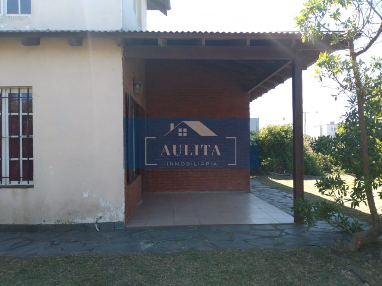 Casa a metros de la playa en Mar del Sud