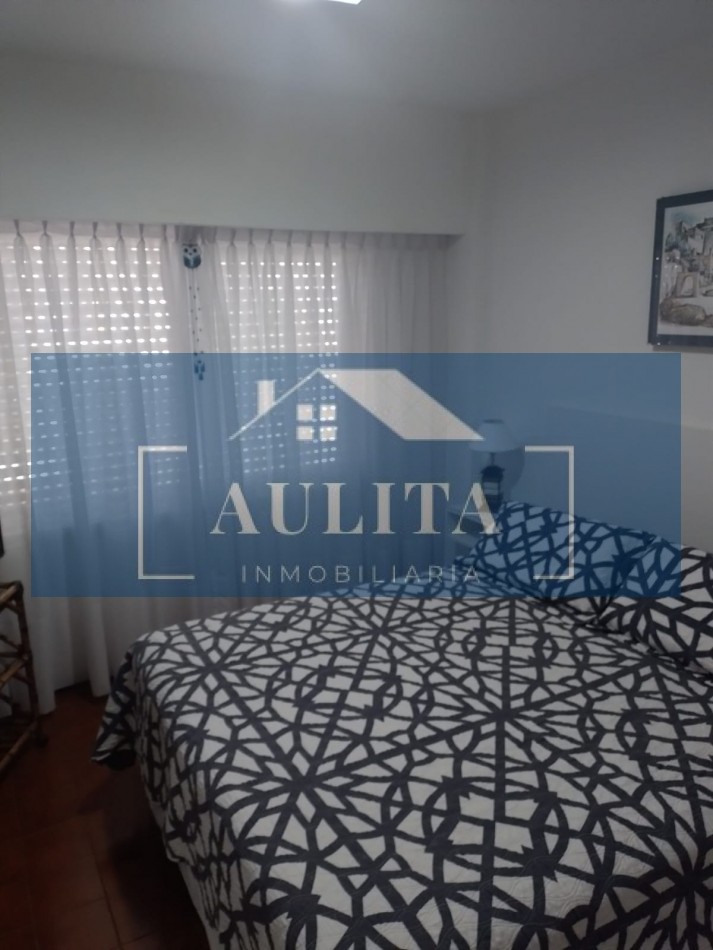 Excelente departamento (3 amb.) a metros del mar con cochera