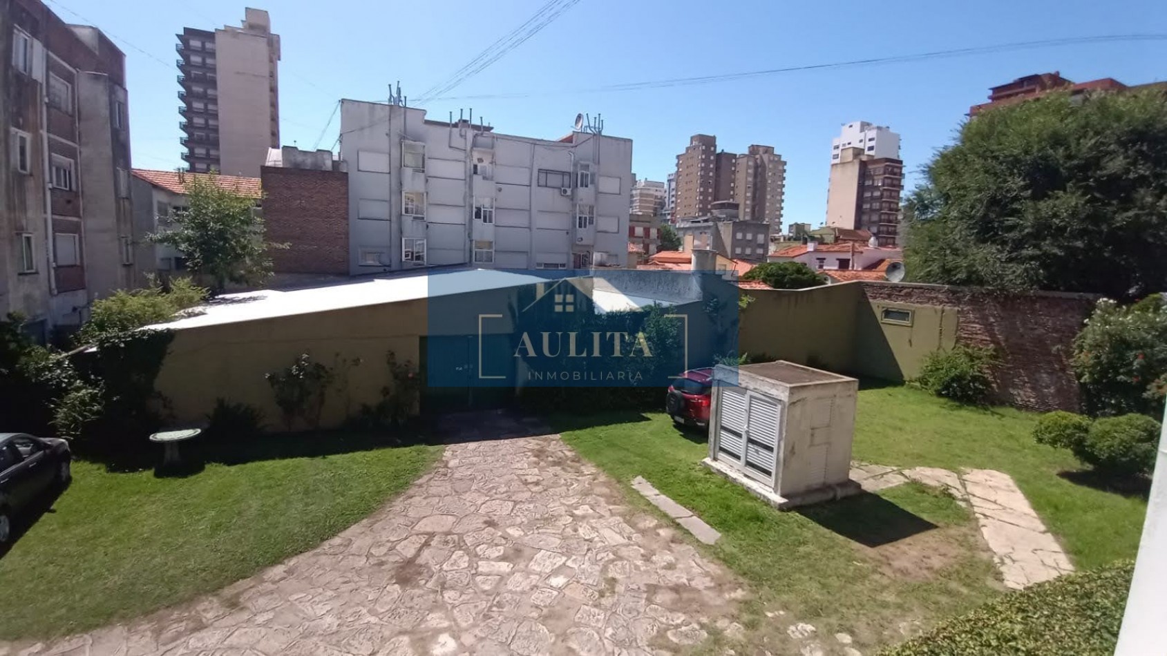 3 ambientes con dependencia de servicio y cochera