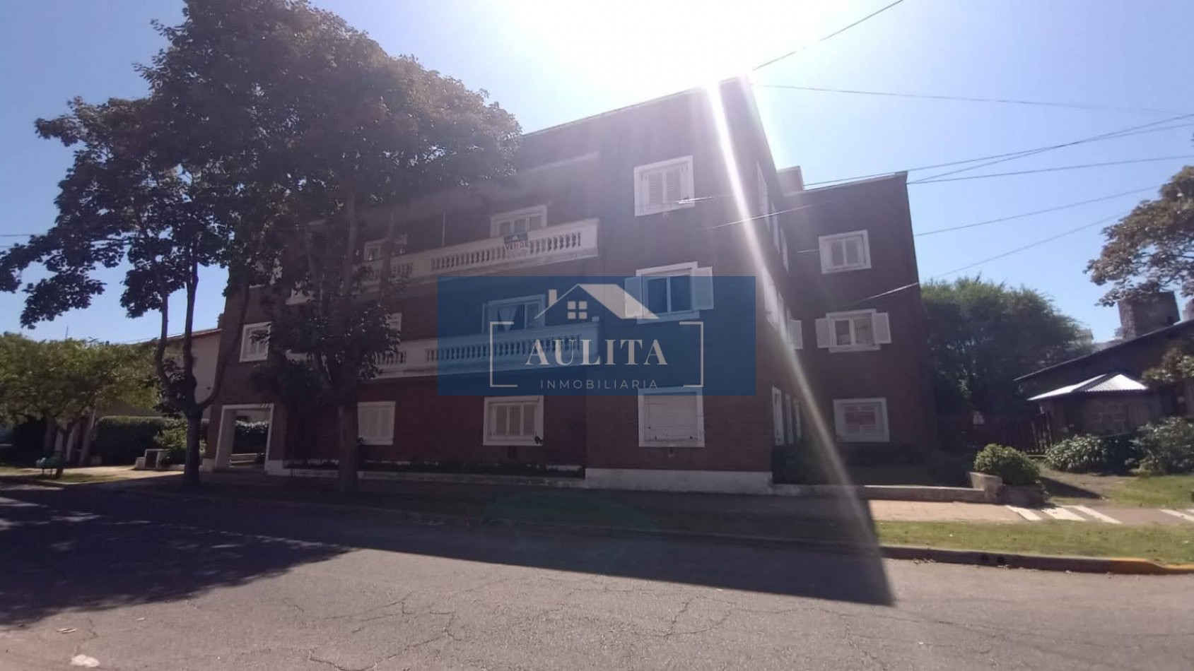 3 ambientes con dependencia de servicio y cochera