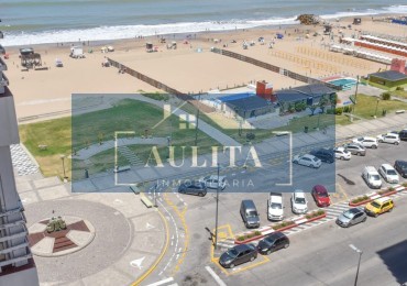 Vista lateral al mar