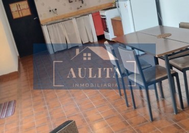 PH con entrada individual y servicios.